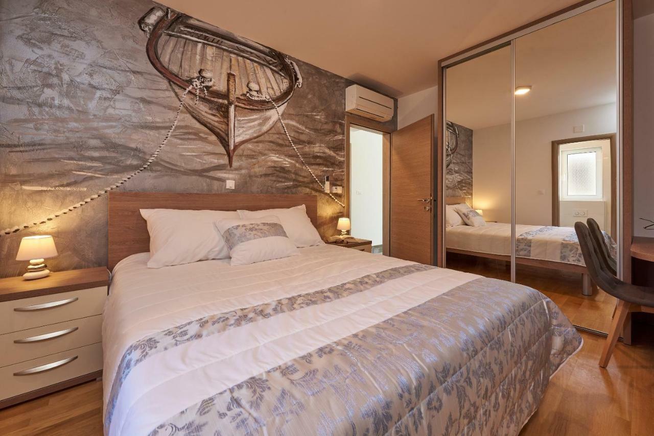 Luxury Villa Residence Zupanovic Трогир Екстериор снимка