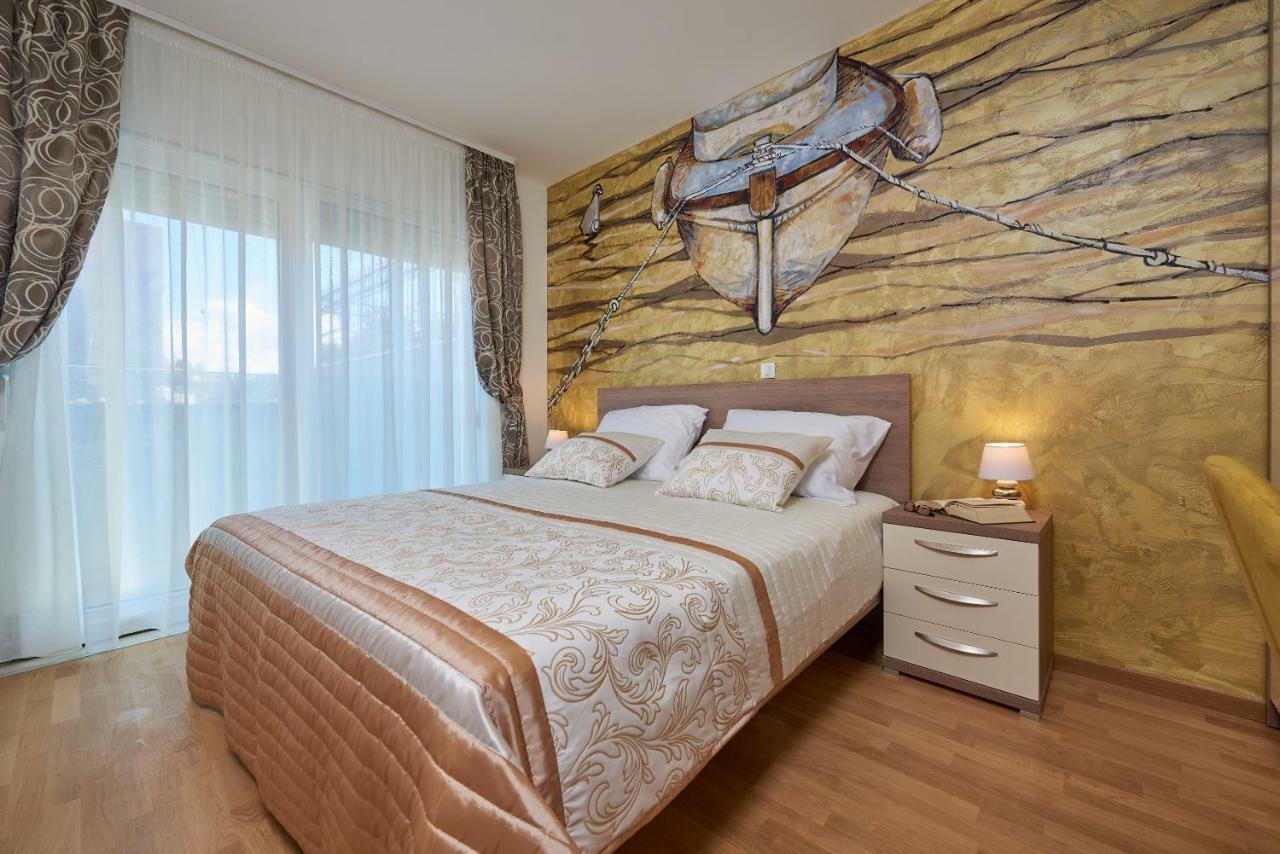 Luxury Villa Residence Zupanovic Трогир Екстериор снимка